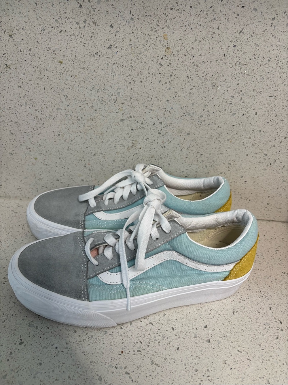 Womens size 7 vans shoes, #G1291